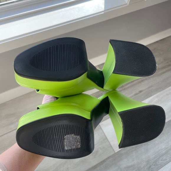 ASOS Platforms - Picture 4 of 5